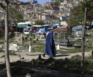 La madre, que no quiso ser identificada, dijo a la policía que había dejado a los niños solos porque asistió a un funeral. Foto: AP.