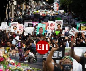 Manifestantes marchan este lunes en Atlanta hacia el capitolio estatal, luego de que la muerte de un hombre negro a manos de un policía blanco desencadenara nuevas protestas contra el racismo y la brutalidad policial en Estados Unidos. Fotos: AFP.