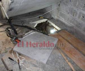 Junto al túnel que se comenzaba a construir estaba una succionadora de agua.