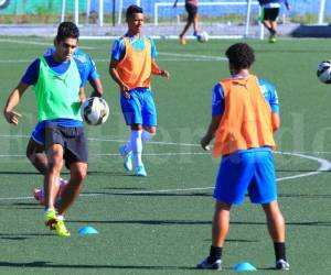 Jorge Claros, jugador hondureño que se presentó este día a entrenar con Olimpia. Foto: Ronal Aceituno.