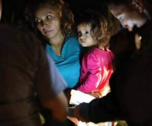 Los migrantes, la mayoría huyendo de la violencia de América Central, entraban a Estados Unidos por la frontera sur. Foto: Agencia AFP