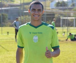 Tiaguinho, volante del Chapecoense de Brasil se enteró antes de viajar a Colombia que sería padre.