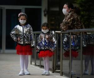 Los hospitales están sobrecargados y el personal médico está agotado, dijo a The Associated Press Sebnem Korur Fincanci, quien dirige la asociación médica.