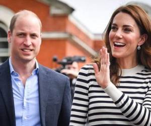 La prensa británica señaló que los duques de Cambridge abordaron un vuelo económico este jueves con destino a Escocia, para visitar a la Reina Isabel II. Foto: @kensingtonroyal.