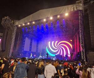 DJ Chapa, DJ Sy y DiBrasco fueron los teloneros del famoso cantante de trap.