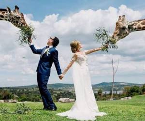 Adal Ramones y Karla de la Mora. Foto cortesía Instagram @adalramones