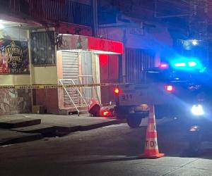 El joven repartidor fue perseguido y baleado cuando trabajaba. Su moto quedó encendida junto al cuerpo, frente a un centro de salud capitalino.