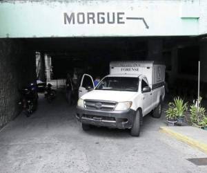 Los dos jóvenes, en estado crítico de salud, fueron trasladados hasta el Hospital Escuela (HE), pero uno de ellos expiró en la sala de emergencias.