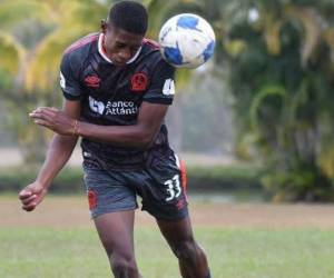 Kenny Martínez promete en el Olimpia tras la salida de Benguché