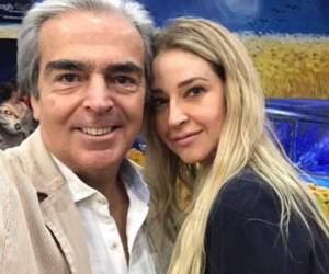 Lorenzo se muestra muy feliz junto a Lourdes en redes sociales.