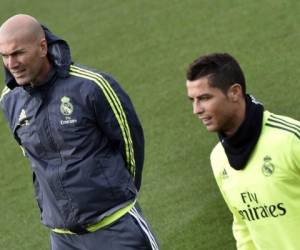 Zinedine Zidane y Cristiano Ronaldo (Foto: Agencia AFP)