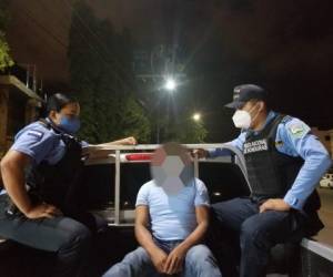 El uniformado fue detenido en la aldea de Támara por los agentes de la Dirección Policial de Investigaciones (DPI).