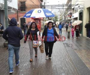 Cenaos detalló que las condiciones de lluvias y chubascos se presentarán con mayor consistencia en la región insular y occidental del país.