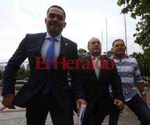 Diputados Tomás Zambrano y Román Villeda a su llegada a la Corte Suprema de Justicia. (Fotos: Johny Magallanes / EL HERALDO)