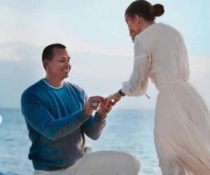 Alex y Jennifer Lopez se comprometieron durante unas vacaciones. Foto: Instagram