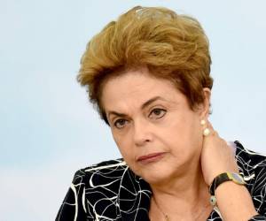 Rousseff insiste en que es víctima de un 'golpe parlamentario' y asegura que resistirá hasta el final. (foto: AFP)