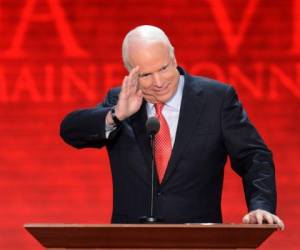 McCain renunció a su tratamiento contra el cáncer y murió este sábado. (Foto: Univisión)