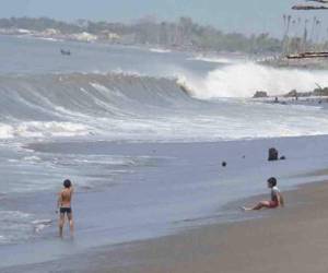Autoridades piden a los turistas que guarden las debidas medidas de precaución ante los cambios del clima para evitar tragedias. Foto: Archivo/ EL HERALDO