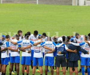 La Selección de Honduras entrenó fuerte este lunes para su encuentro decisivo ante México, foto: Ronald Aceiturno / Noticias de Honduras / Deportes de Honduras.