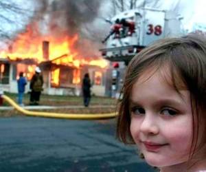 La imagen fue tomada en 2005 durante un incendio controlado por un departamento de bomberos en Carolina del Norte.