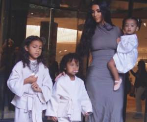 Kim Kardashian ha permitido que su hija se vista con su propio estilo. Foto: Instagram