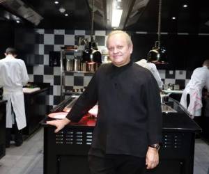 Según el diario Le Figaro, Joël Robuchon falleció el Ginebra por las consecuencias de un cáncer.
