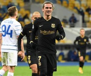 Antoine Griezmann cerró la victoria que afianza al Barça en el liderato del grupo G. Foto: AFP