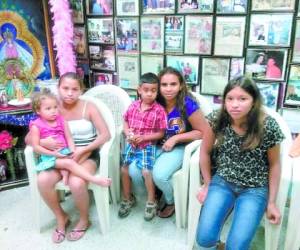 Reencuentro. Denia Zelaya pudo ver de nuevo a su hija y a su nieta en Miami, Florida.