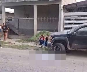 El hecho ocurrió en horas de la tarde en la colonia Felipe Zelaya de San Pedro Sula. La mujer se estaba cruzando de calle cuando fue embestida por el motociclista.