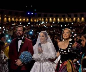 Hannah, la hija menor de German Ponce y su esposa Ninoska, entró a la iglesia junto a sus padres. Foto: Facebook/Crónicas Ebenezer