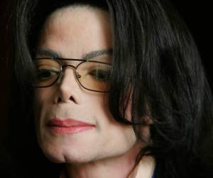 Fue público que Michael Jackson se operó para cambiar el tono de su piel. (foto: AFP)
