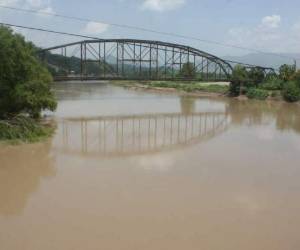 Muchos pobladores que viven en las riberas de río Ulúa fueron evacuados. Foto: EL HERALDO