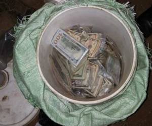 Entre los decomisos figuran tarjetas de registros donde llevaban un control de las víctimas de extorsión, la cantidad de dinero que se les exigía, y la forma en que realizaban el pago, incluida la fecha en que lo hacían.