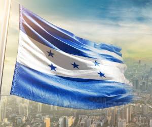 “La sangre llama, la familia llama, los recuerdos llaman”, resume el historiador sobre el vínculo que persiste pese a los años en el exterior.