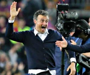 Luis Enrique celebró con todo el triunfo 6-1 del Barcelona sobre el PSG por la Champions League. Foto: Agencia AP