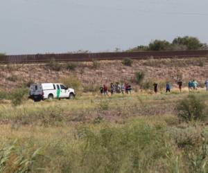 Turistas recorren frontera México-EEUU, por donde ingresan ilegales. (Foto: Alex Pérez)