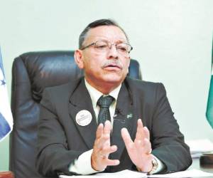 Lucas Aguilera, candidato a la Presidencia de la República por la Democracia Cristiana, propone además seguridad social y educación para todos los hondureños.