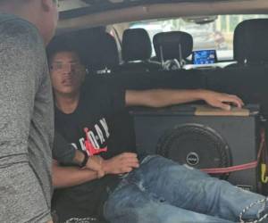 El hombre entregaba notas extorsivas a negocios de la zona cuando fue detenido por los ciudadanos.