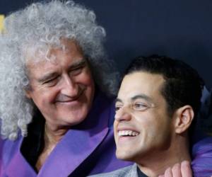 Brian May, gitarrista de Queen junto al actor estadounidense Rami Malek. Foto: Agencia AP