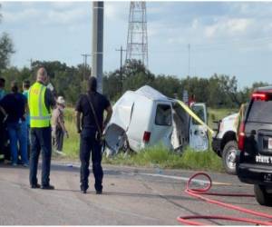 El conductor del automotor habría intentado dar un giro cuando perdió el control e impactó contra un poste. Hasta ahora se desconocen más detalles sobre el hecho.