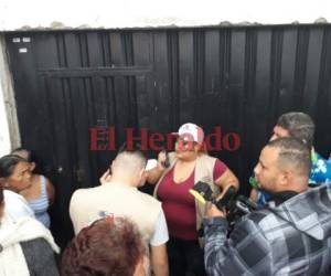 Momento antes de que ingresaran los votantes a Escuela Simón Bolívar de la colonia las Mercedes de la capital de Honduras. (Foto: Edwin Ordóñez / EL HERALDO)