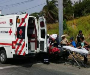 Los catrachos fueron llevados de emergencia a un hospital en México para ser atendidos. Foto: Cortesía de Impacto informativo del sur