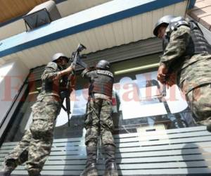 Militarizadas están las oficinas de la DEI a nivel nacional, foto: Alex Pérez/ El Heraldo.
