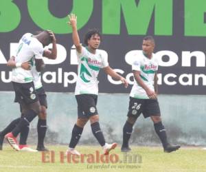 Carlos Ovidio Lanza y Óscar Salas marcaron para el Juticalpa en el triunfo ante Platense en el Juan Ramón Brevé. Foto: Ronald Aceituno / El Heraldo