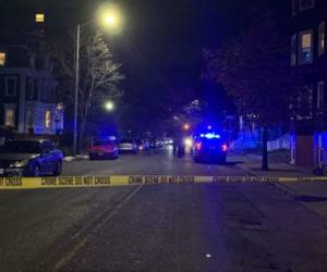 Un tiroteo dejó un hombre muerto y otros cinco heridos en Lynn, Massachusetts. Foto cortesía Telemundo Nueva Inglaterra