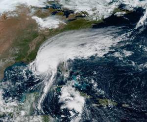 Se espera que Isaías se desplace en dirección noreste a través de Alabama y hacia el valle de Tennessee el sábado y el domingo.
