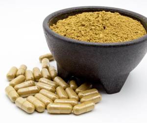 La causa de muerte de Krystal Talavera, de 39 años, implicó a una hierba parecida a un opioide, conocida como kratom.