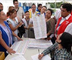 De acuerdo al TSE podrán ejercer el sufragio 5.2 millones de salvadoreños. Foto: Agencia AFP