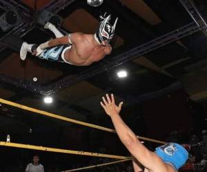 Luis Ángel Salazar -como realmente se llamaba- era conocido profesionalmente como el 'Príncipe Aéreo' por su habilidad para realizar saltos dentro del cuadrilátero. Foto: Cortesía