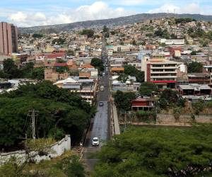 La AMDC busca que las calles rehabilitadas de Comayagüela no solo tengan nuevo pavimento, sino también señalización y espacios definidos para mejorar la movilidad.